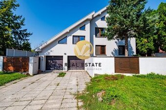 Na PREDAJ 5i rodinný dom s dvojgarážou a hosťovským domom, N - 1