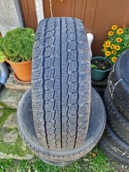 Predám zimné pneu Hankook 215/70r15C