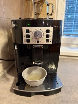 Kávovar De'Longhi Magnifica S 
