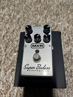 Predám gitarový efekt MXR Super Badass Distortion (M75) - 1