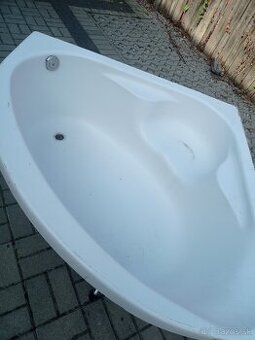 Predám rohovu vanu
