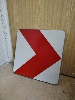 Dopravná značka šipka