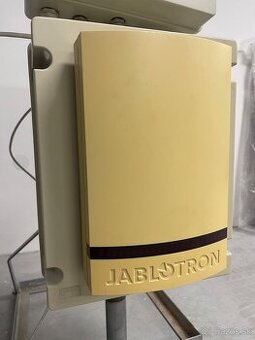 Zabezpečovacie zariadenie JABLOTRON JA 151-R