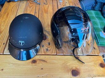 Helmy + oblečenie a obuv