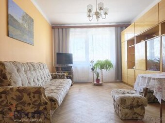 PLUS REALITY| Výnimočne veľký trojizbový byt na predaj - 1