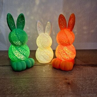 Svietiaci veľkonočný zajac