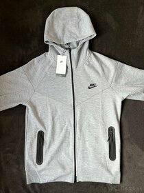 Nike Tech Fleece - 1