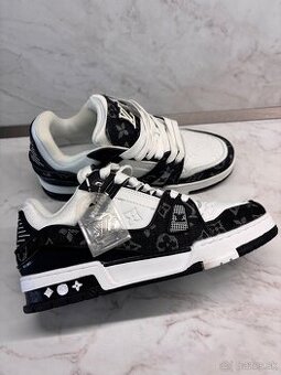 LV Louis Vuitton trainer sneaker
