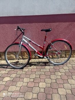 Damsky trekovy bicykel