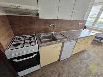 Prenájom 2 izbový byt, 62 m2, Bánovce nad Bebravou.