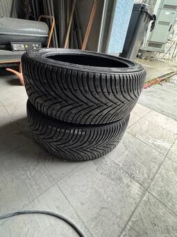 225/45 r18 zimne Pneu