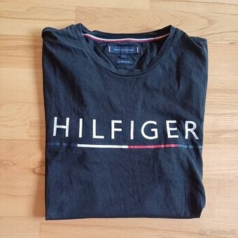 Tommy Hilfiger šedočierne