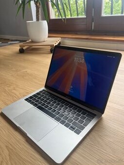 MacBook Pro 13” (2019) – i5, 8GB RAM, nová batéria