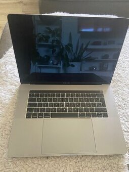 Macbook Pro 15, 2018 + IPad 13, 2018