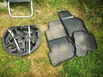 Výplň rezervy , gumene rohoze Golf VI darujem