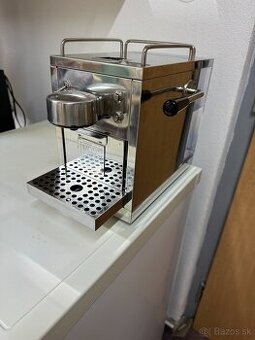 Kávovar Nespresso Mont Agou Retro