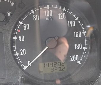 Škoda Octavia 1 , 55kw 1.6 benzín rv 1999