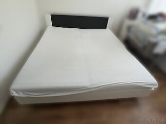 Manželská posteľ 200x180 + matrace