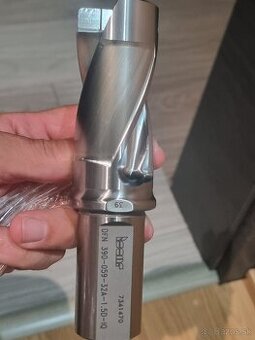 Vrtak na vymenitelne korunky.