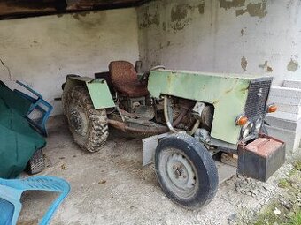 Traktor domacej vyroby