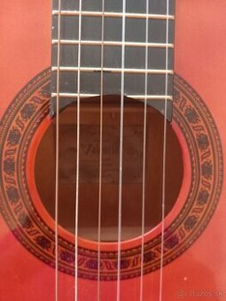 Predam gitaru bez škrabancov nové struny viac info volat