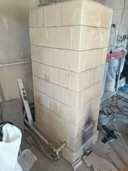 Kachľová pec s teplovodným výmenníkom