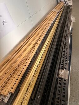 Plastové rohové lišty 2,5 m – rôzne farby