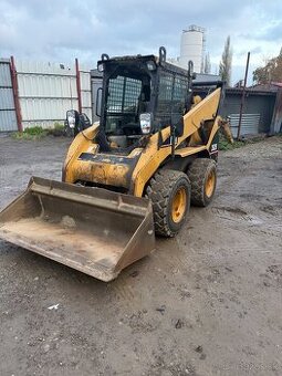 CAT Šmykový nakladac