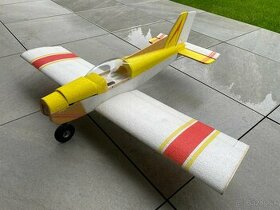 RC model lietadla Zlín 142