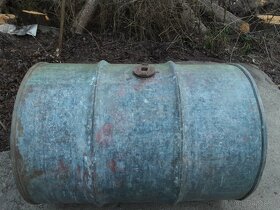 Sudy ocel . 200 l a výlevka na sud + klúč na sud ,pumpy .