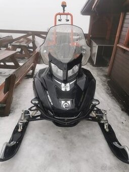Sněžný skútr Lynx rotax 1200