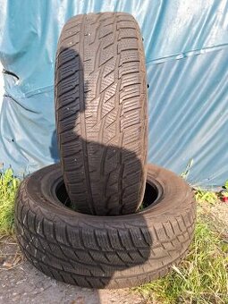 Ponúkam 2 zimné pneumatiky Matador Snow 215/65 R16