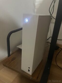 Cena dohodou Na predaj: Xbox Series S + príslušenstvo