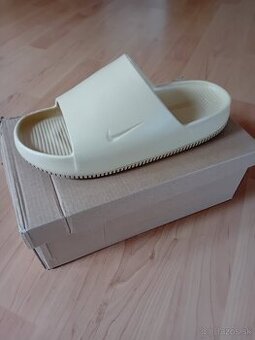 Šľapky Nike Calm Slide