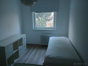 Prenájom 3 izbový byt v centre Galanty