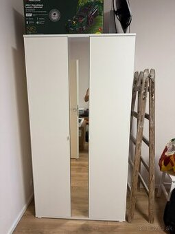 Šatníková / úložná skriňa VIHALS