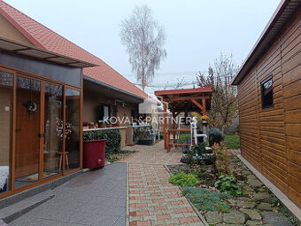 Dva rodinné domy - Cabaj-Čápor - Nitra