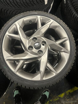 4x108 r18 kolesa ford fiesta disky 205 40 18 elektrony Ford