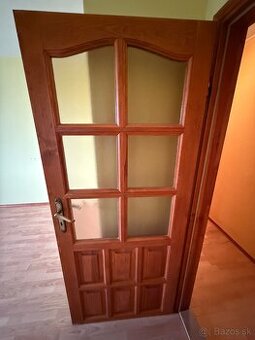 Dvere z masívu