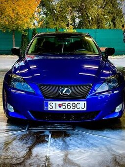 Lexus is250