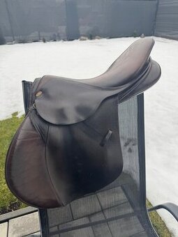 Skokové sedlo hnedé Juraj Hanulay