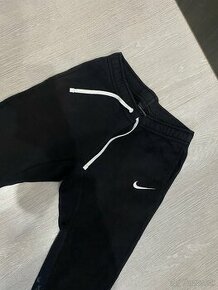 Nike pánske tepláky