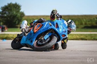 Gsxr 600 k5 na diely alebo v celku