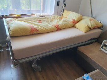 Predam manualnu polohovaciu postel