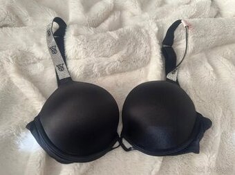Victoria’s Secret čierna bombshell