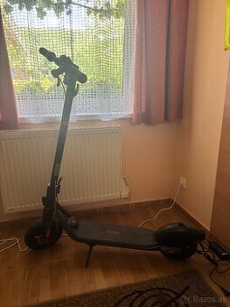 Ninebot KickScooter F2 Pro E by Segway - 1