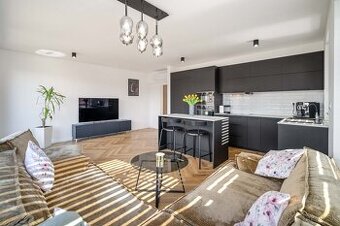 Luxusný veľkometrážny 2-izbový byt v tesnej blízkosti centra