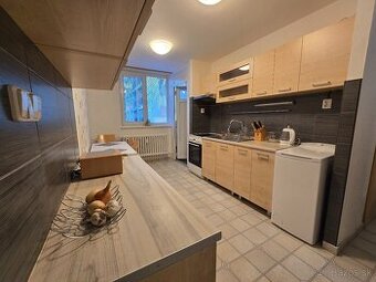 Prenájom 2 izbový byt s balkónom na sídlisku Západ- Poprad