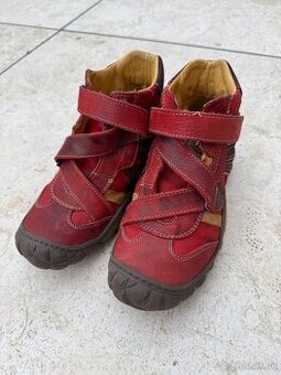 chlapčenské celokožené topánky č. 34