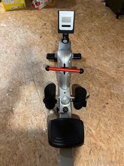 Magnetický veslovací trenažer